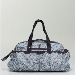 Lululemon “yoga on the fly” duffel in Not So Petite Fleur Silver Spoon